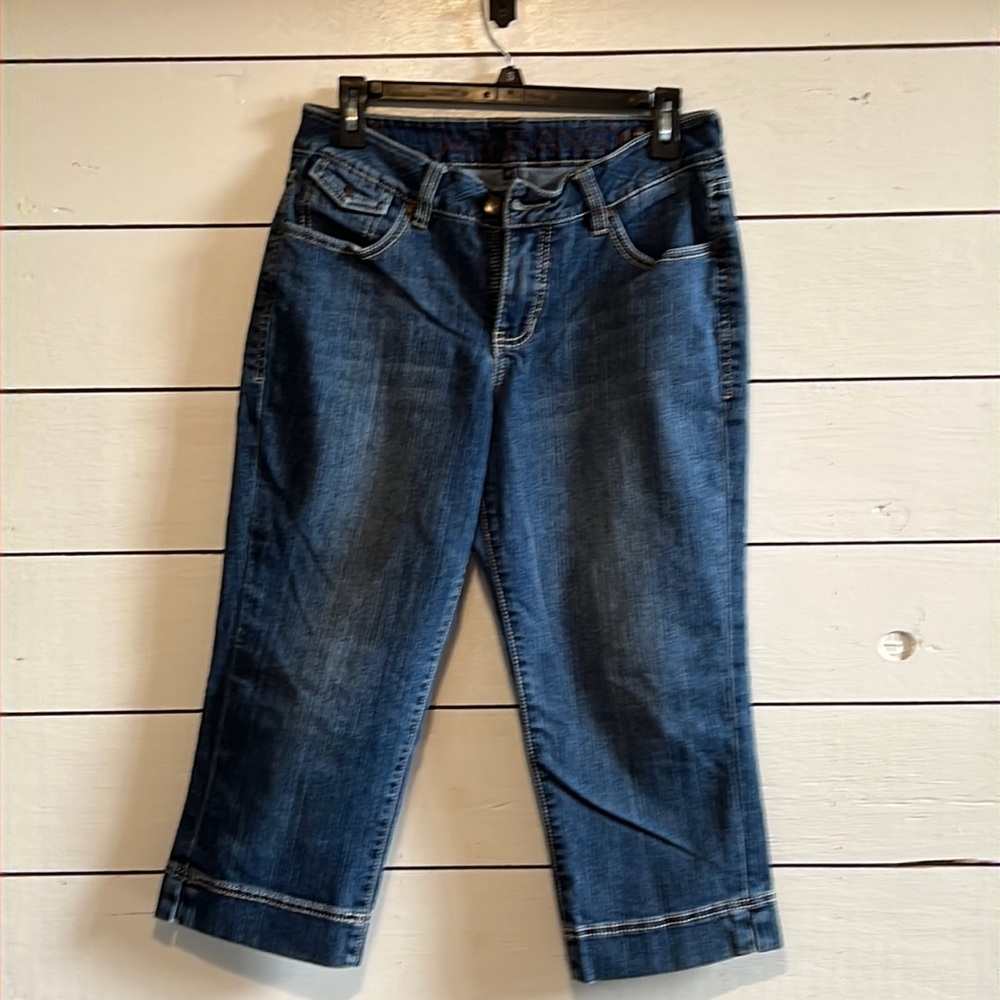 Womens Capri jag jeans size 8.
